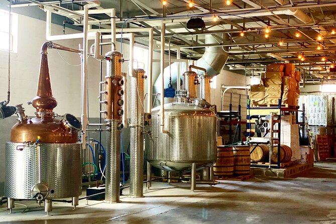 1-Hour Distillery Tour & Tasting in Dallas - The welcome drink and botanical introduction