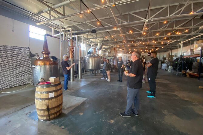 1-Hour Distillery Tour & Tasting in Dallas - Tasting gin, bourbon, vodka, and cocktails