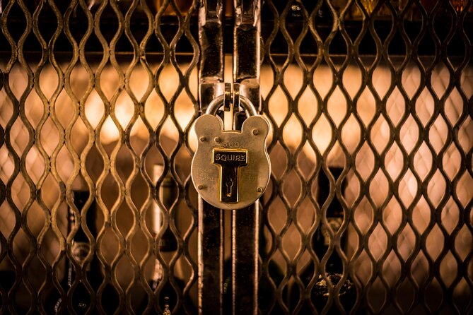 90min Underground Whisky Tasting in Edinburgh's Old Town - Four drams that explain Scotland by region