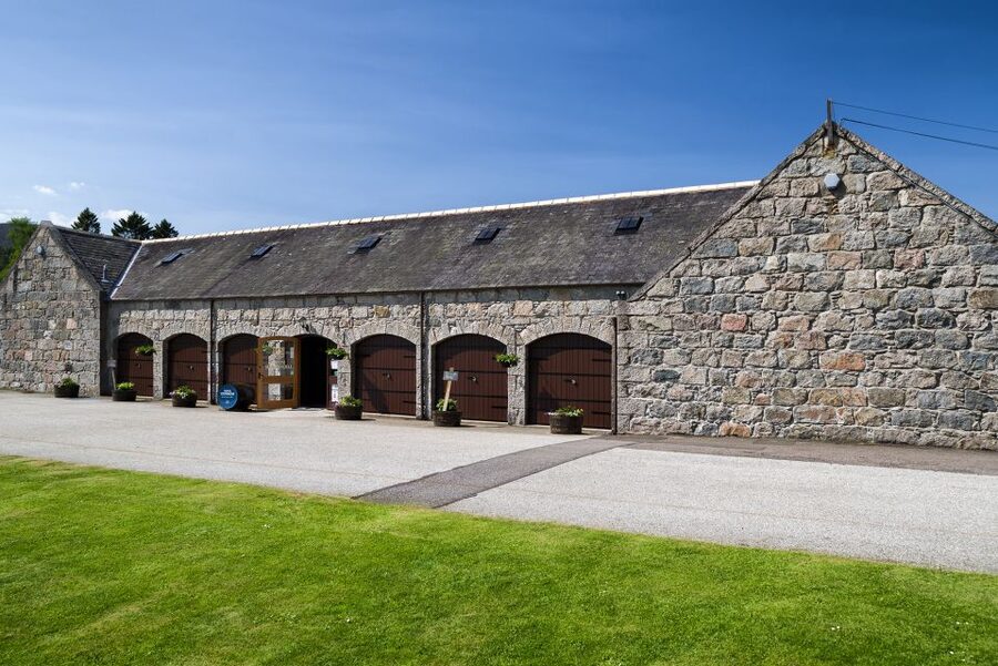 Aberdeen, Shire Castle & Distillery Private Group Day Tour - Why this private Aberdeen day works