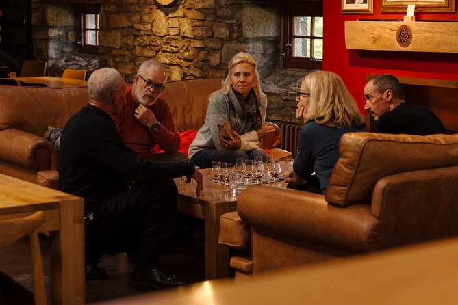 Aberfeldy Distillery Experience - Three whiskies in the lounge