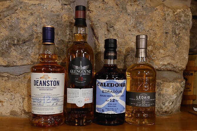 Afternoon Whisky Tasting in a Traditional Edinburgh Bar - Four single malts, four chances to find your style