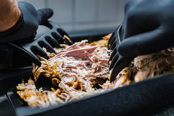 Beer, BBQ, and Bourbon Tour: Nashville Bus Tour - Local beer closes the route