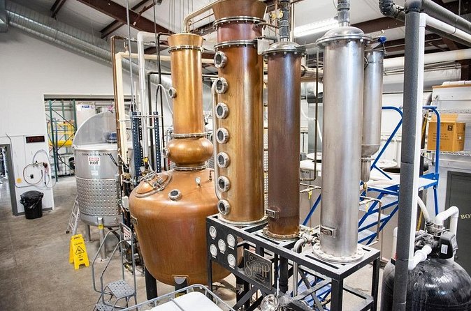 Big Machine Distillery Guided Distillery Tour With Tastings - Staying for cocktails and snacks