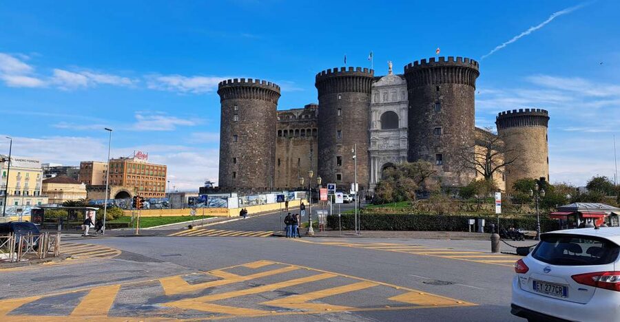 Bourbon Naples: Exclusive guide and Royal Palace pass - Key points at a glance