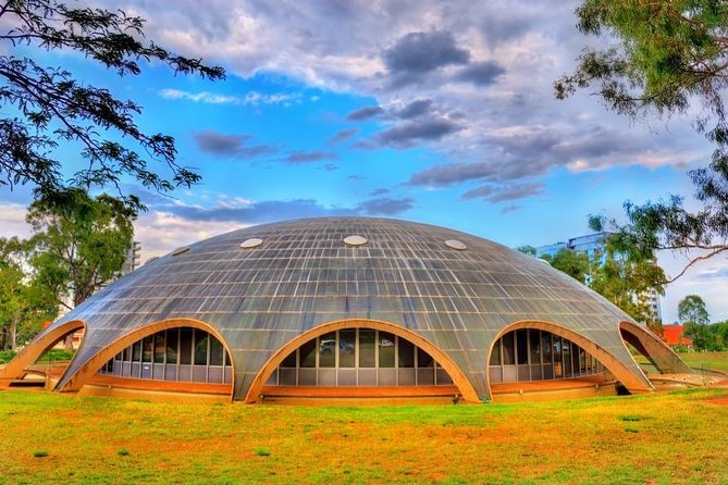 Canberra Brewery Winery and Distillery Tour - The winery stop: local wine and the latest vintage