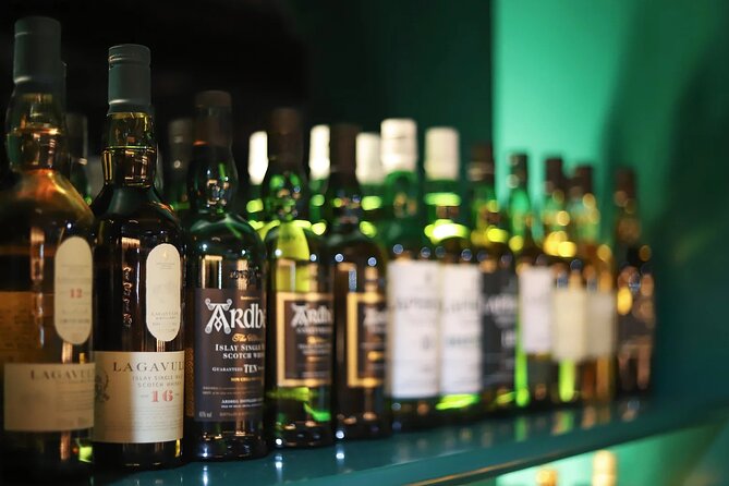 Cellar Of Scotland Walking Tour, taste Edinburgh's finest drinks - Moving into Edinburgh Old Town