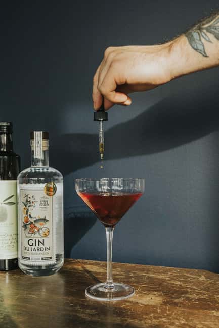 Chelsea: Guided tour of the Square Distillery - Finishing with a lively spirits tasting