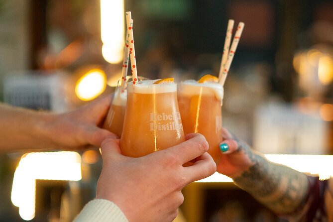 Cocktail Masterclass & Distillery Tour Combo - The opening gin and tonic sets the tone