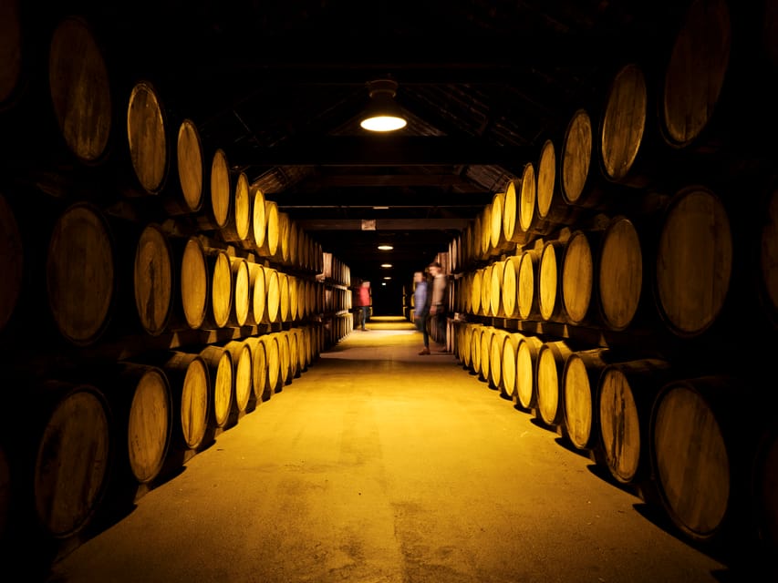Cork: Midleton Distillery Behind the Scenes Tour & Tasting - Inside the Cooperage