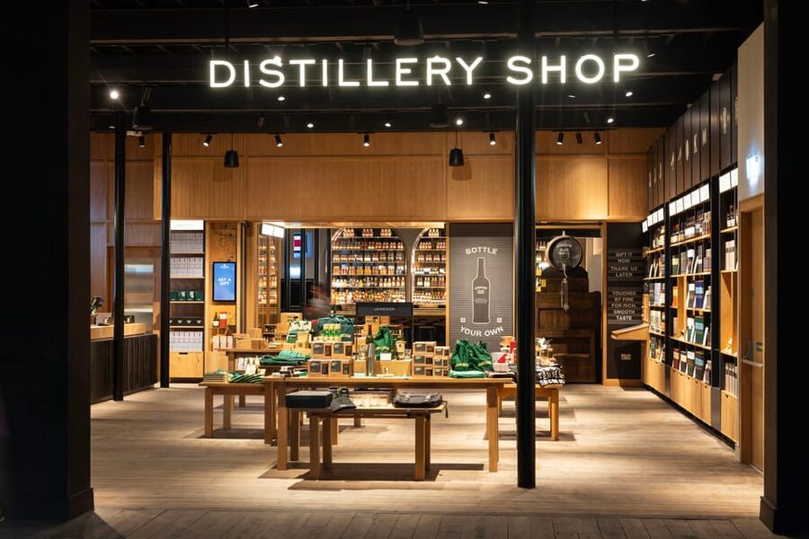 Cork: Midleton Distillery (Jameson) Premium Whiskey Tasting - A tasting led by a real whiskey host