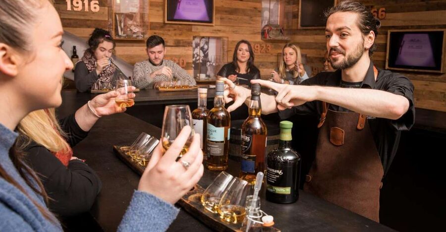 Dublin: Irish Whiskey Museum Blending Tour with Tastings - Four tastings that teach you how whiskey differs