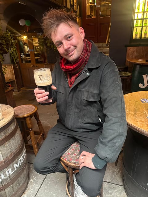 Dublin: Pub Tour. Pour The Perfect Guinness, Whiskey & Music - Making Irish coffee in Dublin