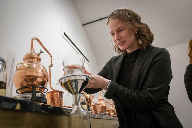 Edinburgh Gin Distillery Making Experience - Tasting the Edinburgh Gin range