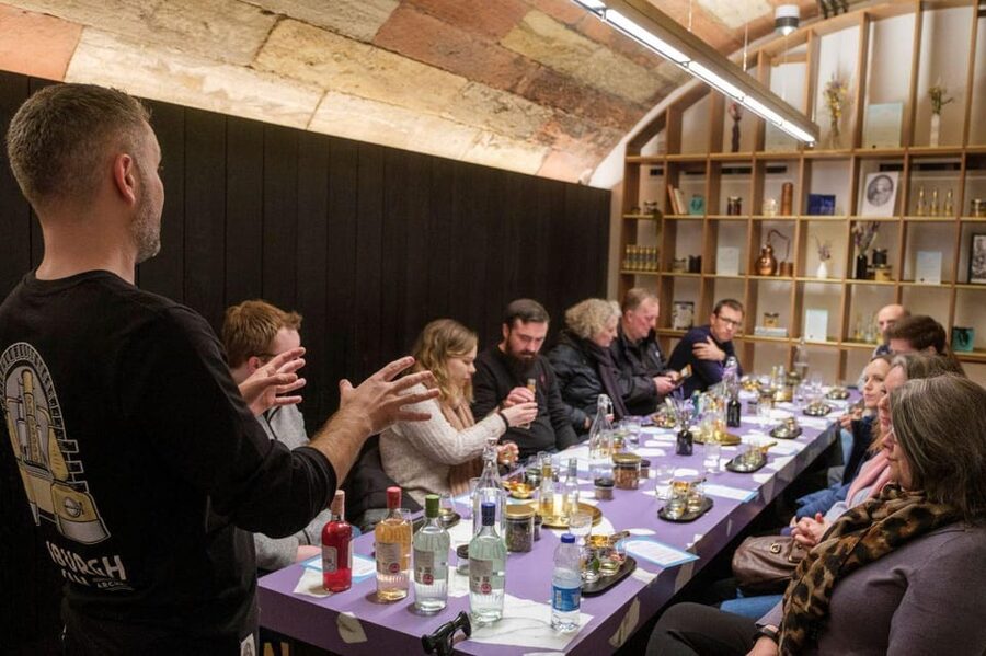 Edinburgh: Gin Distillery Tour and Tasting - What the guides add to the experience