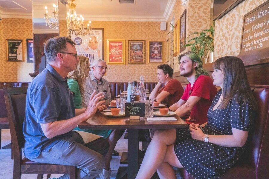 Edinburgh: Guided Whisky Tasting & Walking Tour - What makes the small group useful