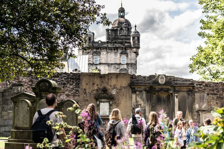 Edinburgh: Harry Potter Walking Tour and Whisky Tasting - Greyfriars Kirkyard and the Tom Riddle connection