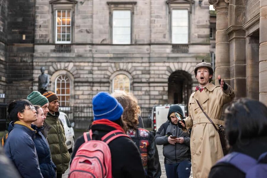 Edinburgh: Historical Gems Tour with Whisky & Local Flavours - Should you book it?