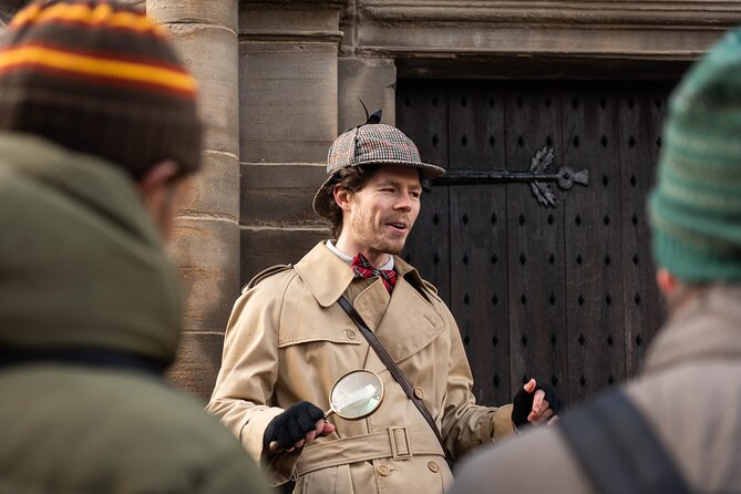 Edinburgh Historical Gems Tour with Whisky & Local Flavours - Crossing into Canongate and its older identity