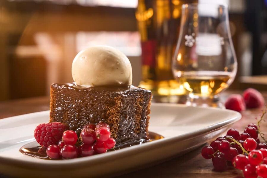 Edinburgh: Scotch Whisky Tasting & 3 Course Dinner - Why the blend belongs in the tasting