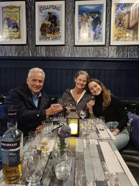 Edinburgh: Scotch Whisky Tasting - Scotland's True Spirit - The pub setting and the practical trade-off