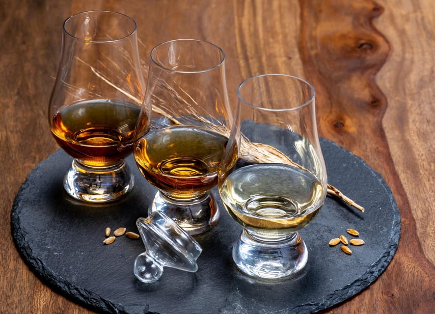 Edinburgh: Stirling Castle, Kelpies, Whisky & Highlands Tour - The Kelpies in Falkirk