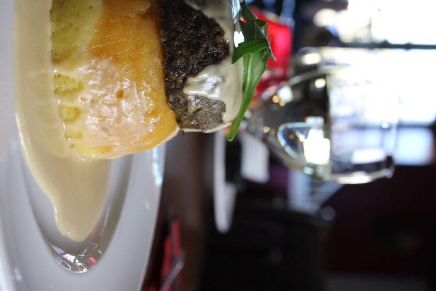 Edinburgh: Tolbooth Tavern Haggis Taster & Whisky Sampling - Finding the Tolbooth Tavern on Canongate