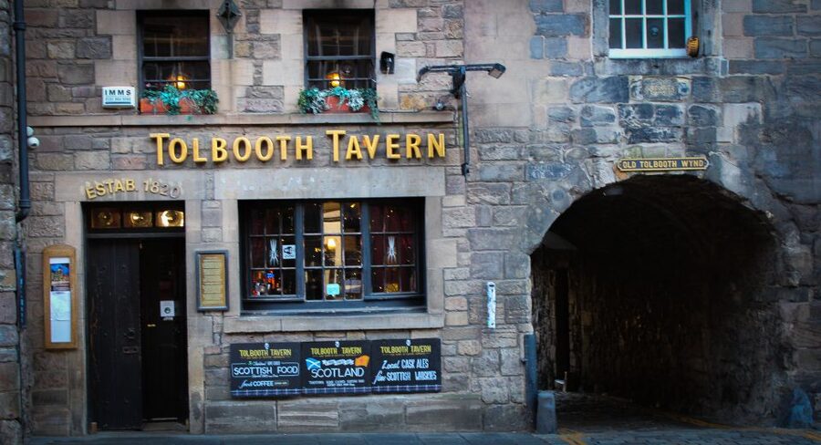 Edinburgh: Tolbooth Tavern Haggis Taster & Whisky Sampling - The whisky part is smaller than the name suggests