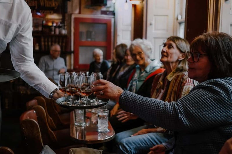 Edinburgh: Whisky Tasting and Storytelling in a Historic Pub - Four things to know before you book