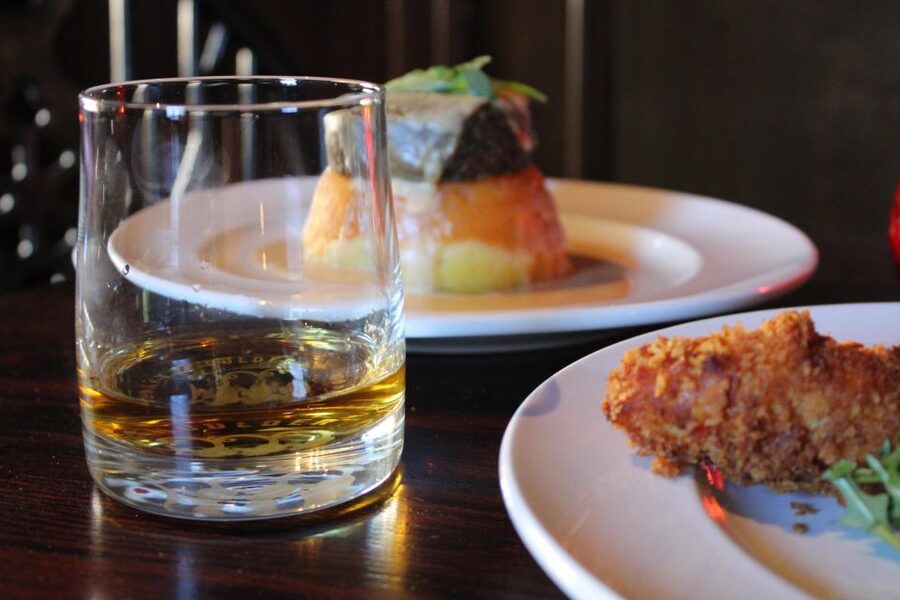 Edinburgh: Whisky Tasting in one of the oldest pubs - Key points to know before booking