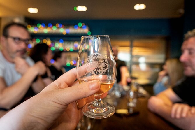 Explore Glasgow: Scottish Rogue Whisky Walking Pub Crawl - The Piper Whisky Bar and a more focused tasting