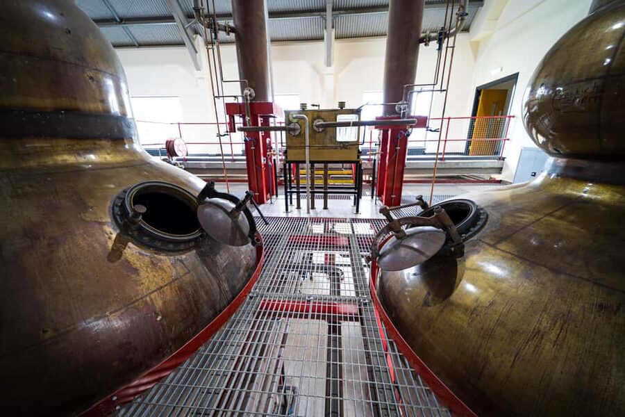 Falkirk: Distillery Tour with Whisky Tasting - Three drams in the tasting room
