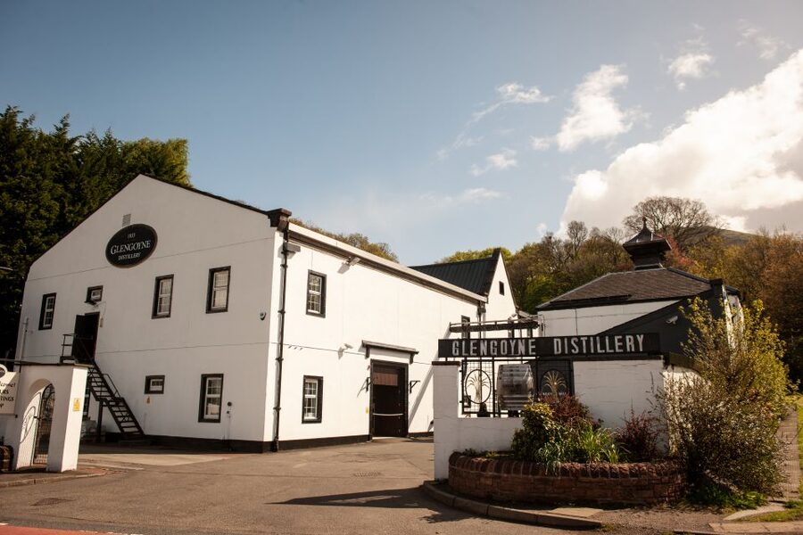 From Edinburgh: Discovering Malt Whisky Day Tour with Entry - The ride home through Stirling and the countryside