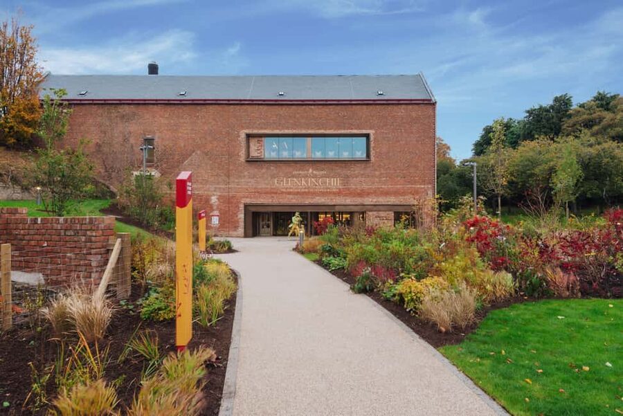 From Edinburgh: Glenkinchie Distillery Tour & Whisky Tasting - Understanding whisky from field to glass