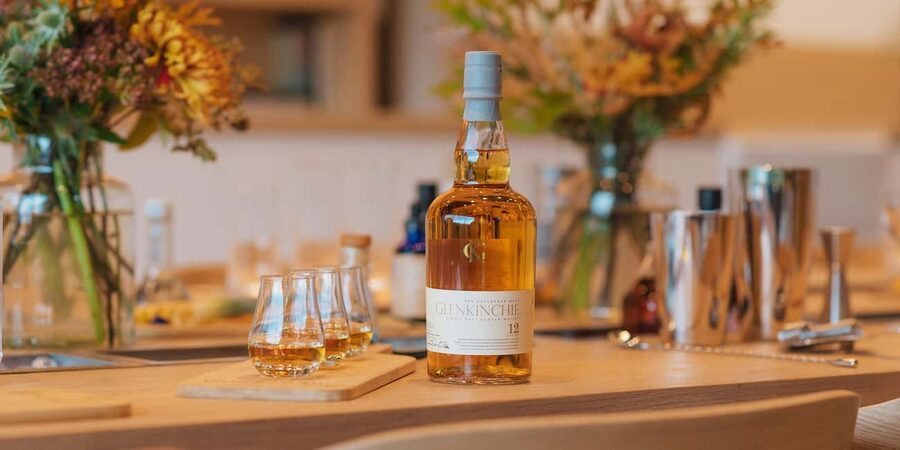 From Edinburgh: Glenkinchie Distillery Tour & Whisky Tasting - Three drams in the Tasting Room