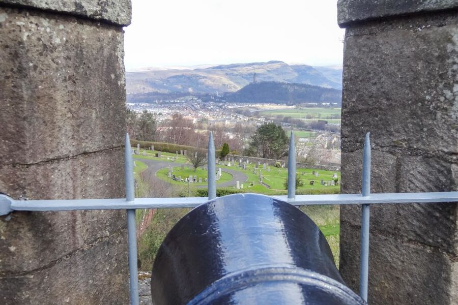 From Edinburgh: Stirling Castle, Loch Lomond & Whisky Tour - What the $75 price really covers