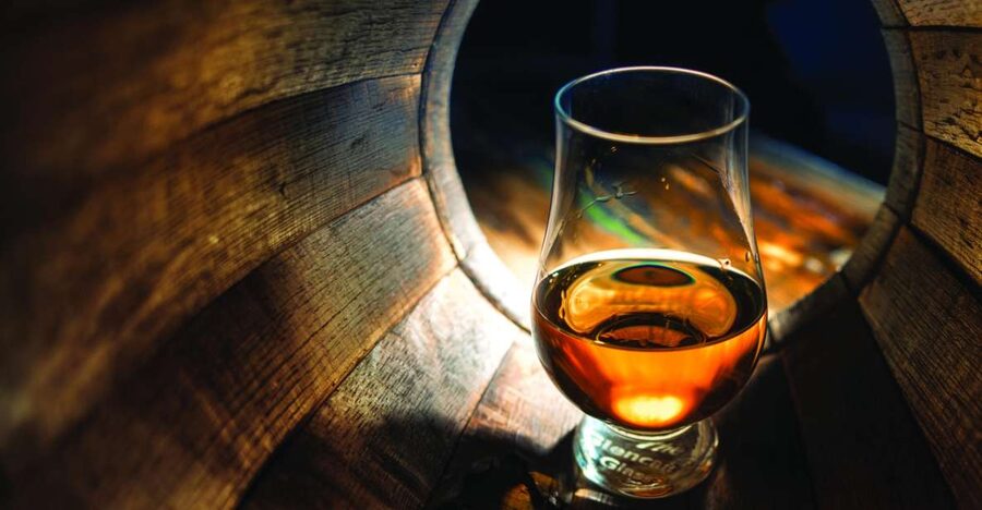 From Glasgow: Whisky and Loch Lomond Tour with Admissions - Starting at Buchanan Bus Station