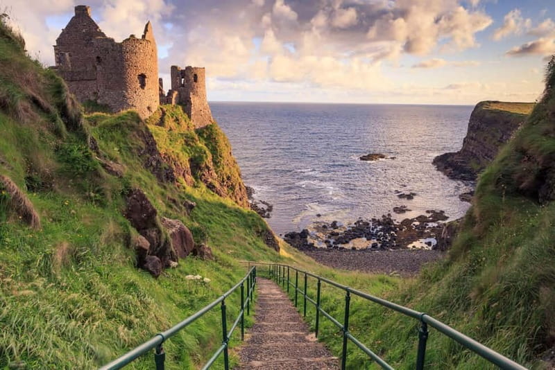 Giants causeway Irish castles & whiskey, Game of thrones - The coastal drive is part of the experience