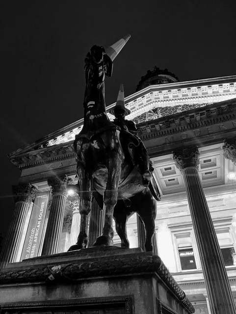 Glasgow: Scottish Rogue Whisky Pub Crawl - The second walk and a local story