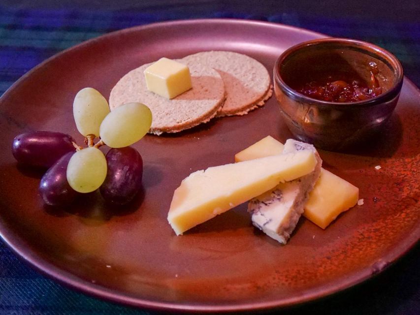 Glasgow: Whisky tasting and Scottish Cheeseboard - Who will enjoy this most