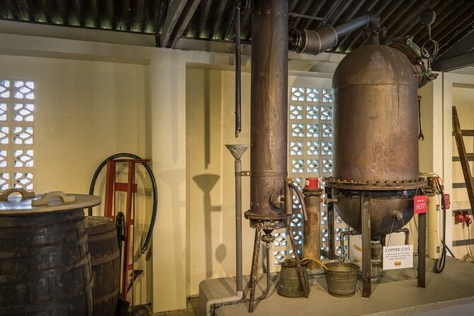 Guided Tour at the Curaçao Liqueur Distillery - From orange peel to the famous blue bottle