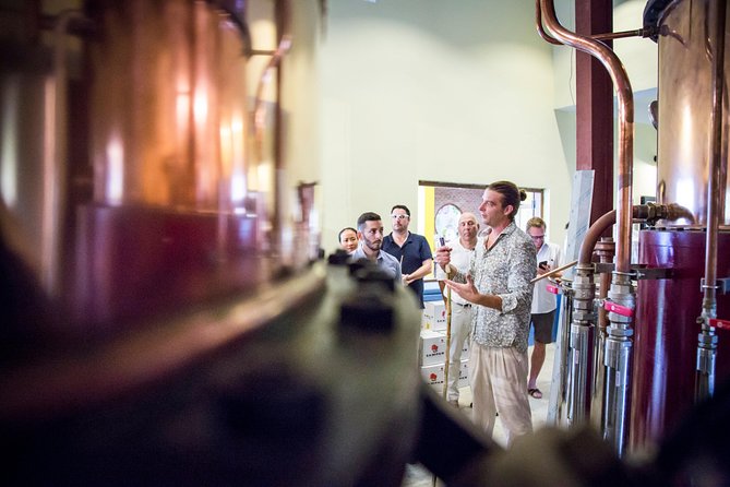 Guided tour of Sampan distillery // Agricultural Rum Medalist - Starting with a Sampan cocktail in hand