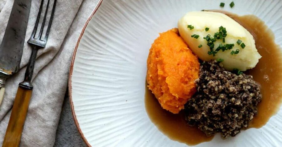 Haggis paired with whisky & gins in 56 North distillery! - Who Will Enjoy This Most?