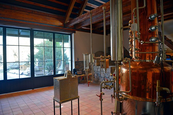 Hungarian pálinka distillery visit and tasting - Behind the scenes with a pálinka master
