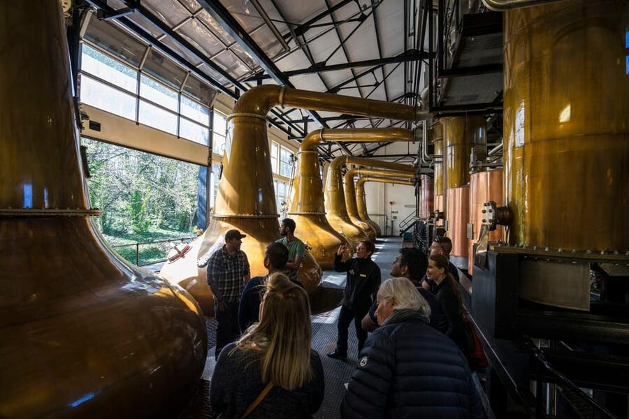 Invergordon: Inverness, Cawdor Castle & Highland Whisky Tour - Glen Ord and Singleton whisky