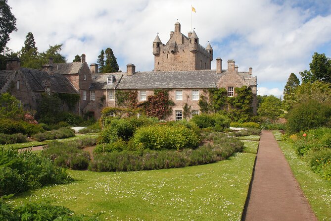 Invergordon Shore Excursion: Inverness, Cawdor Castle & Whisky - Clava Cairns and the oldest stop of the day