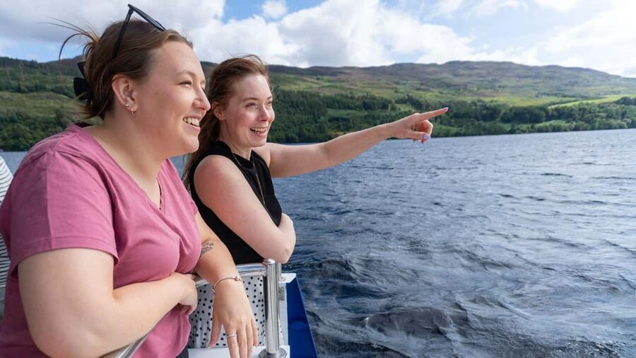 Inverness: Loch Ness, Outlander & Whisky Distillery - Urquhart Castle and the best early start