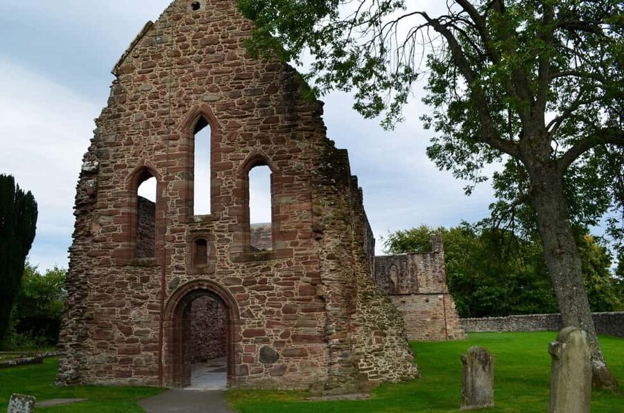 Inverness: Loch Ness, Outlander & Whisky Distillery - Clava Cairns and the final look back in time