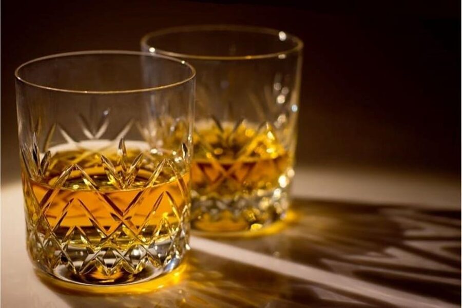 Inverness: Outlander Tour with Whisky Tasting - Ruthven Barracks and military control