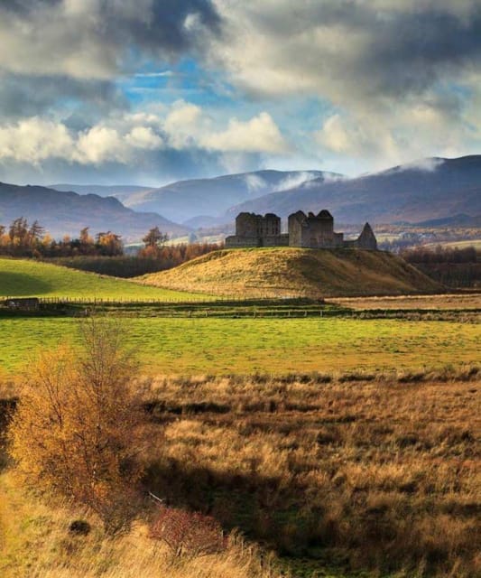 Inverness: Outlander Tour with Whisky Tasting - Starting with the Culloden Clootie Well